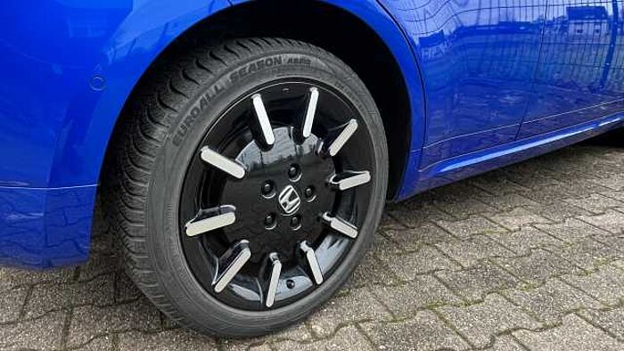 Honda e Advance 17' Style-Paket Allwetterreifen